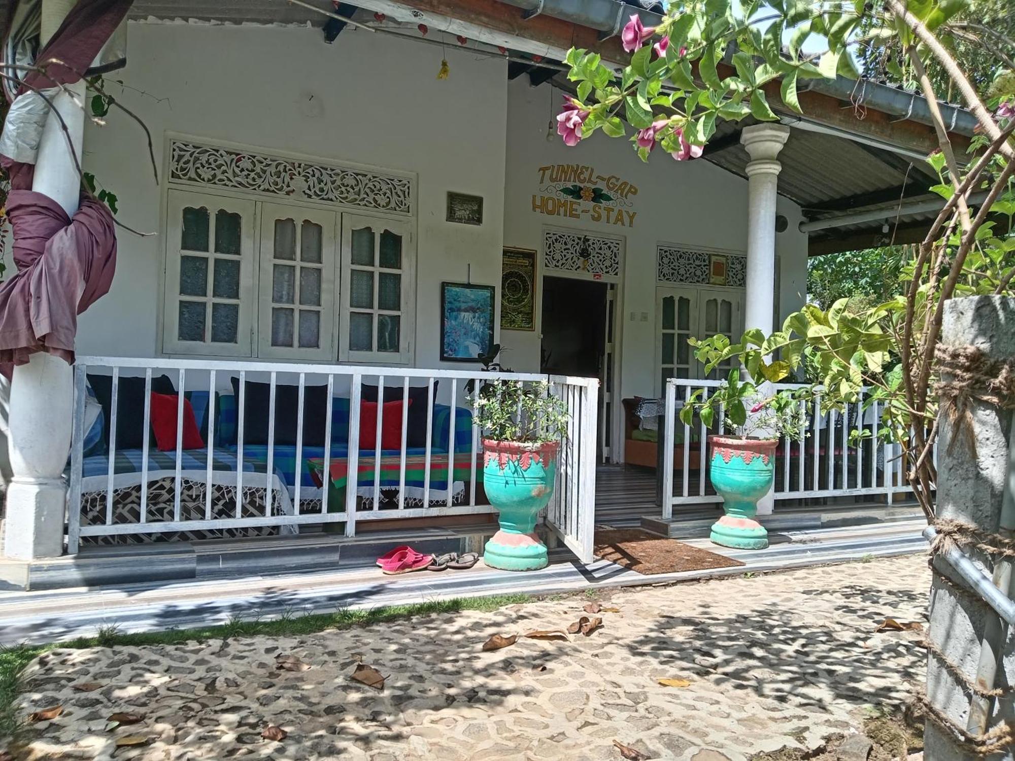 Tunnel Gap Homestay เอลลา ภายนอก รูปภาพ
